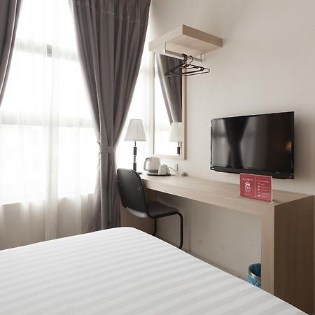 Zen Rooms Sungai Besi Куала Лумпур Екстериор снимка