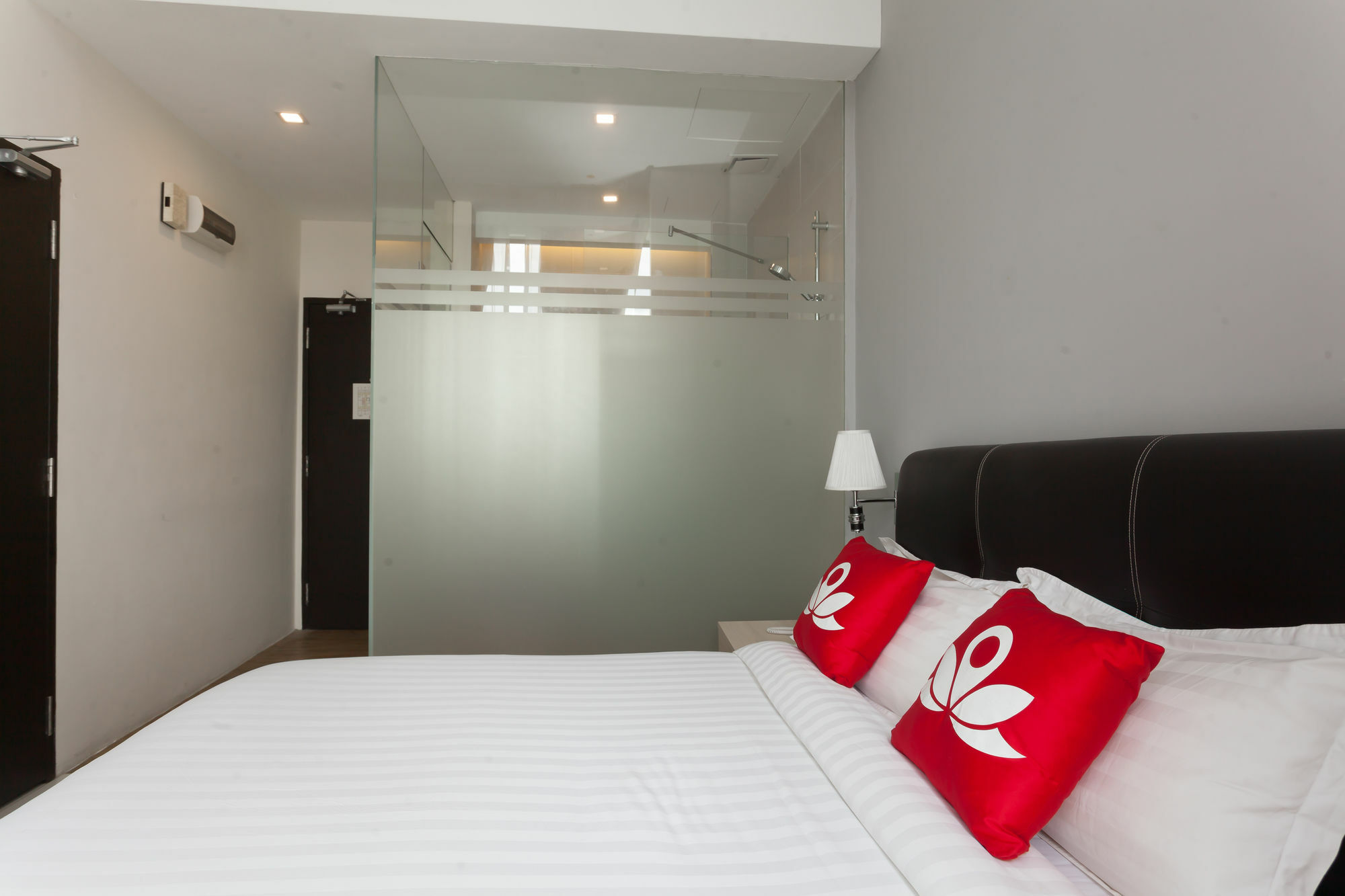 Zen Rooms Sungai Besi Куала Лумпур Екстериор снимка